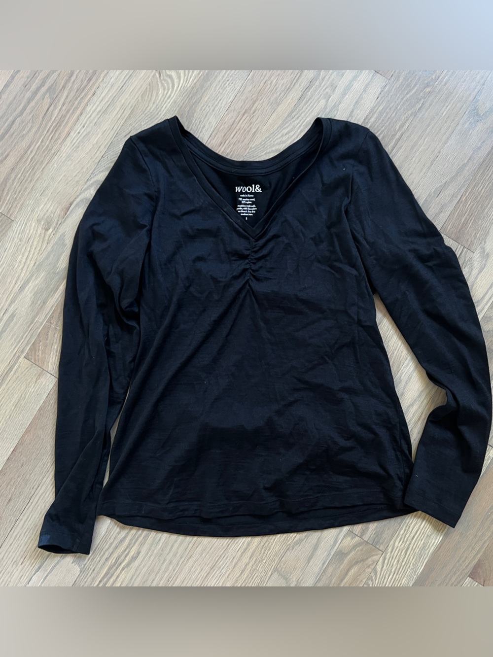 Wool& Wooland Melanie Ruched V-Neck Tee Shirt Size S Black merino wool